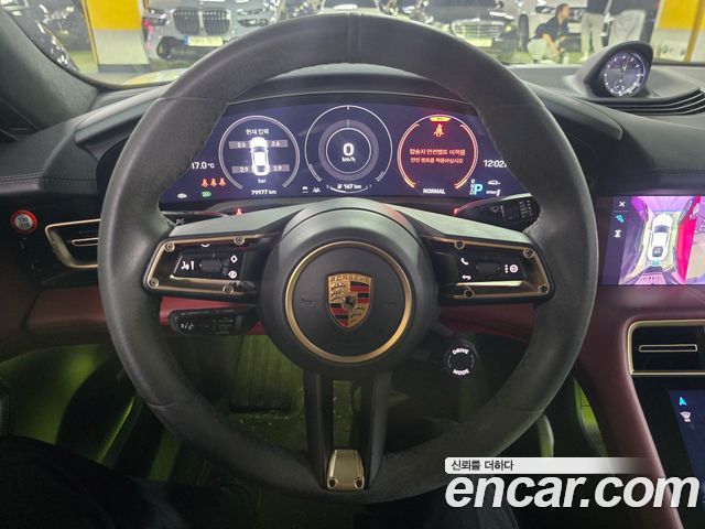 Porsche Taycan 2023 — photo 10