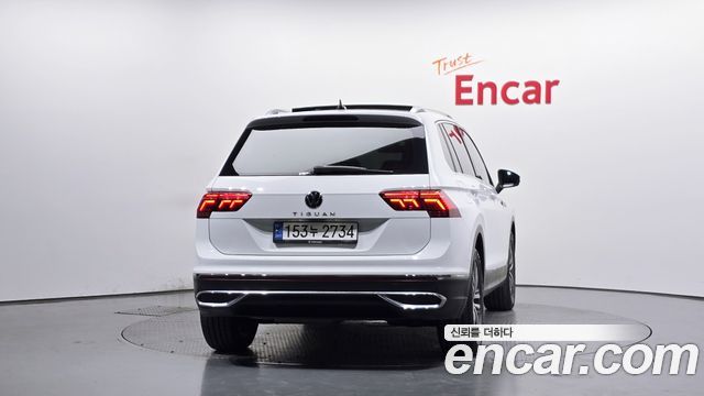 Volkswagen Tiguan 2023 — photo 4