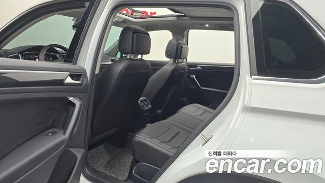 Volkswagen Tiguan 2023 — photo 17