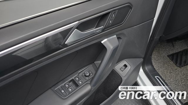 Volkswagen Tiguan 2023 — photo 21