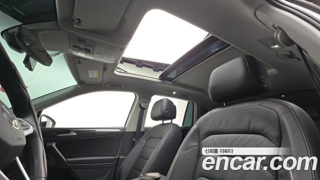 Volkswagen Tiguan 2023 — photo 25