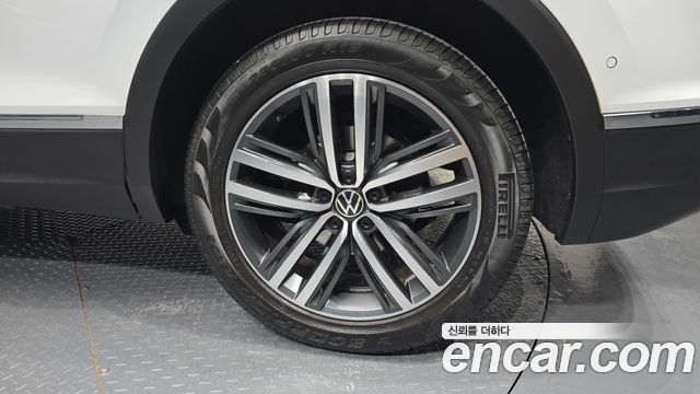 Volkswagen Tiguan 2023 — photo 7