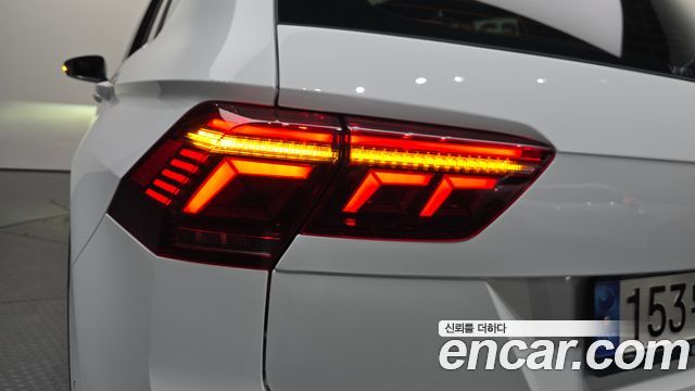 Volkswagen Tiguan 2023 — photo 9