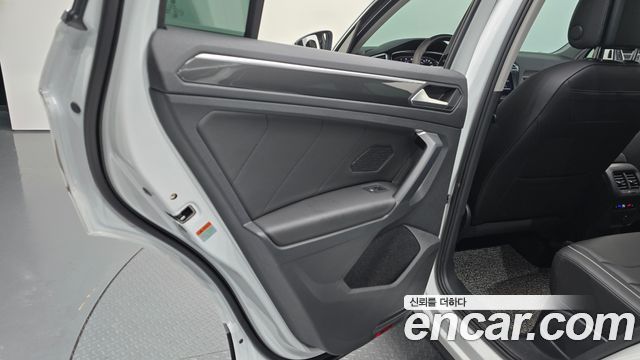 Volkswagen Tiguan 2023 — photo 15