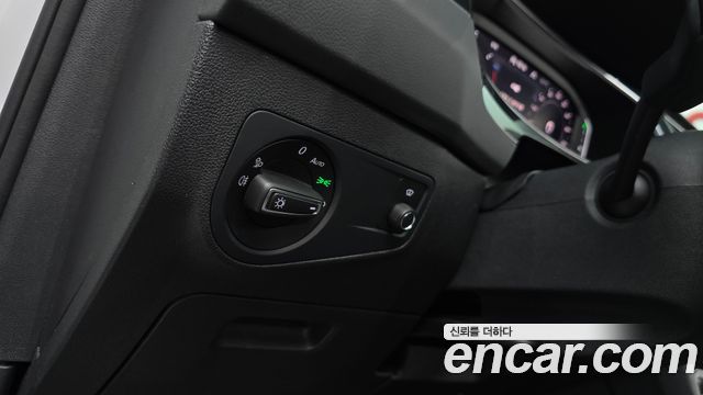 Volkswagen Tiguan 2023 — photo 27