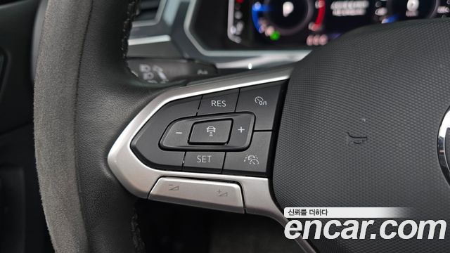 Volkswagen Tiguan 2023 — photo 28