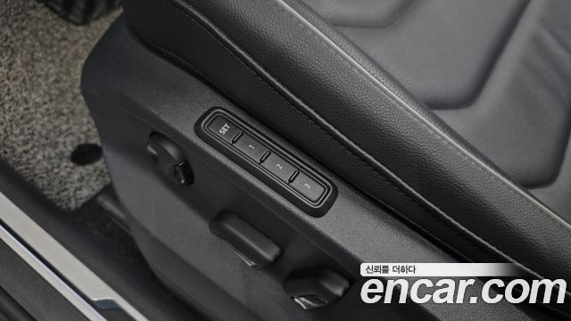 Volkswagen Tiguan 2023 — photo 29
