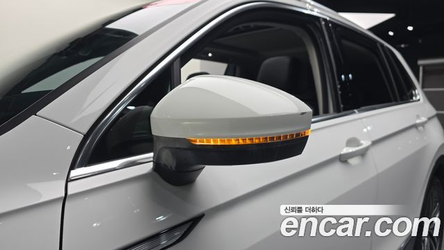 Volkswagen Tiguan 2023 — photo 31