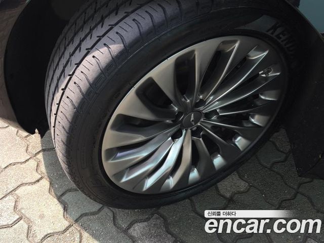 Genesis EQ900 2018 — photo 13