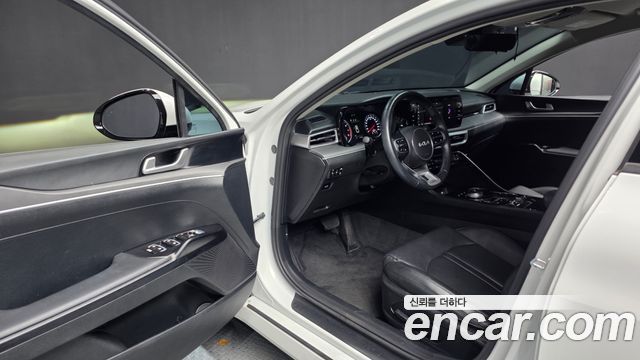 Kia K5 2023 — photo 13
