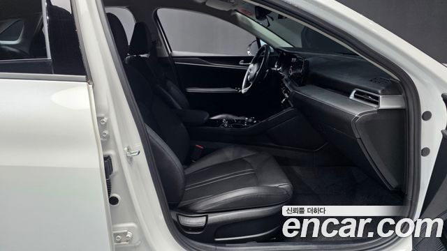 Kia K5 2023 — photo 17