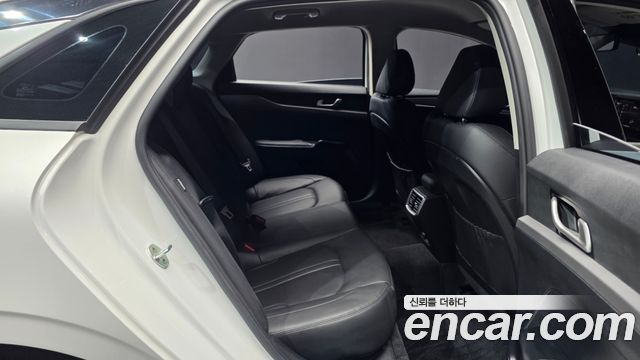 Kia K5 2023 — photo 18
