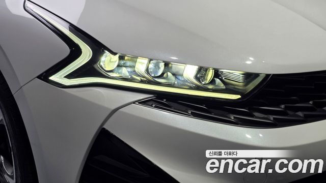 Kia K5 2023 — photo 8