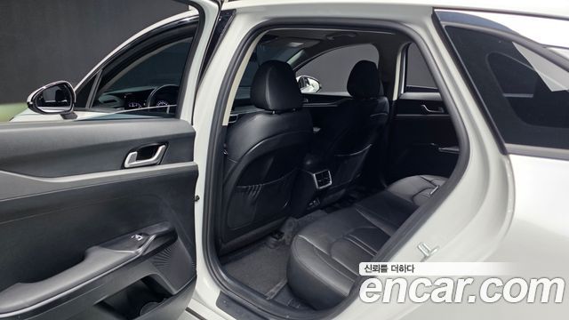 Kia K5 2023 — photo 16