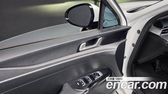 Kia K5 2023 — photo 30