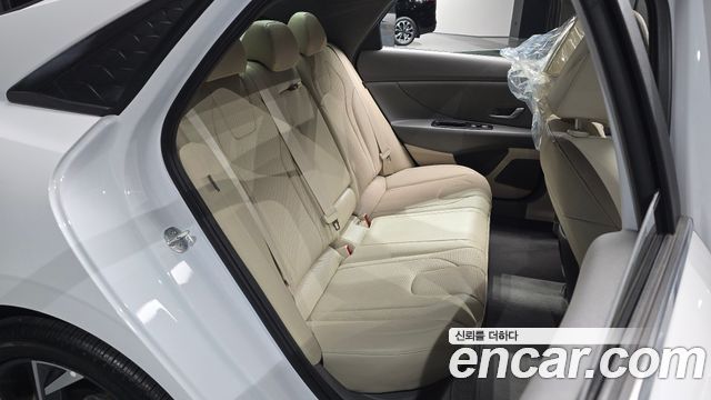 Hyundai AVANTE 2024 — photo 17