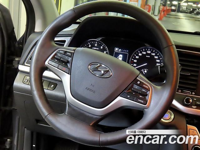 Hyundai AVANTE 2016 — photo 12