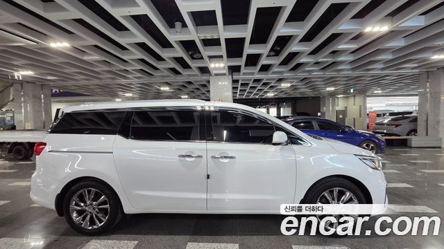 Kia Canival 2020 — photo 4