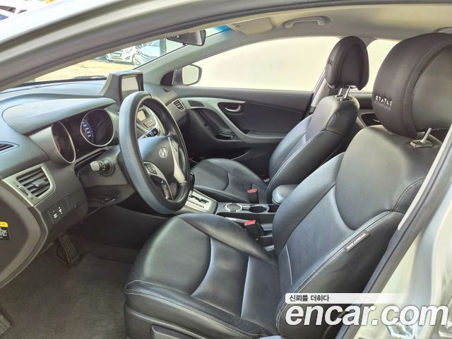 Hyundai AVANTE 2012 — photo 4