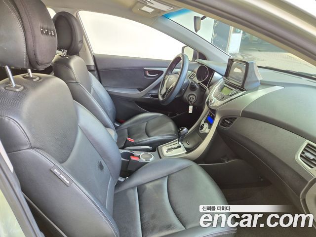 Hyundai AVANTE 2012 — photo 6