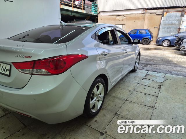 Hyundai AVANTE 2012 — photo 9