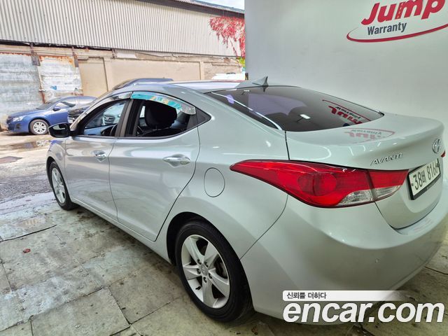 Hyundai AVANTE 2012 — photo 10