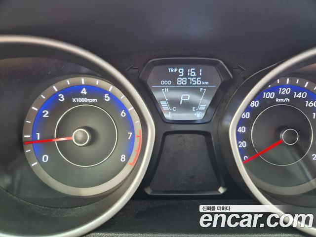 Hyundai AVANTE 2012 — photo 12