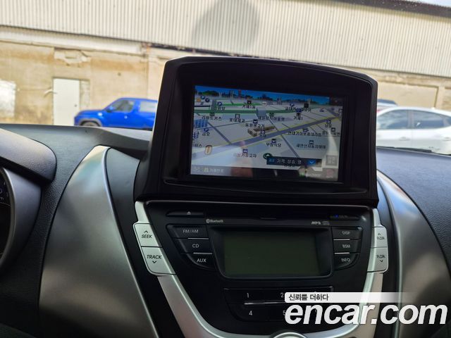 Hyundai AVANTE 2012 — photo 13