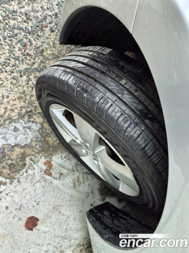 Hyundai AVANTE 2012 — photo 17