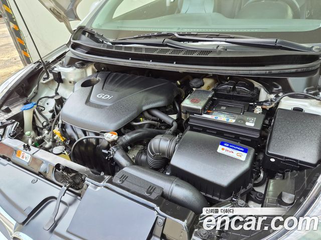 Hyundai AVANTE 2012 — photo 18