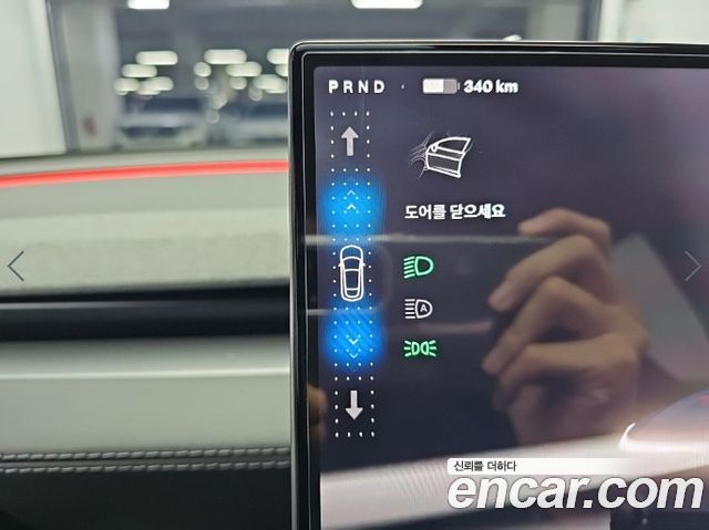 Tesla Model Y 2026 — photo 8