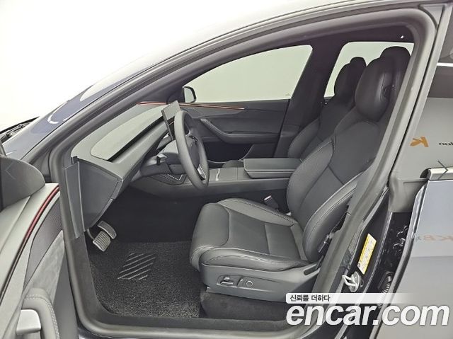 Tesla Model Y 2026 — photo 11