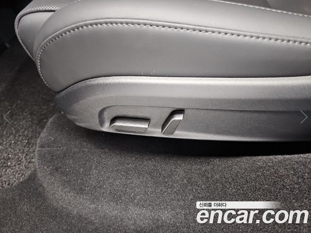 Tesla Model Y 2026 — photo 13