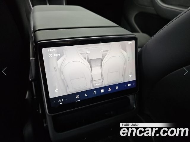 Tesla Model Y 2026 — photo 14