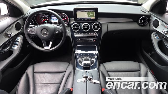 Mercedes-Benz C-Class 2018 — photo 10