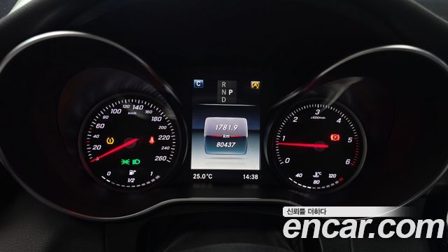 Mercedes-Benz C-Class 2018 — photo 11