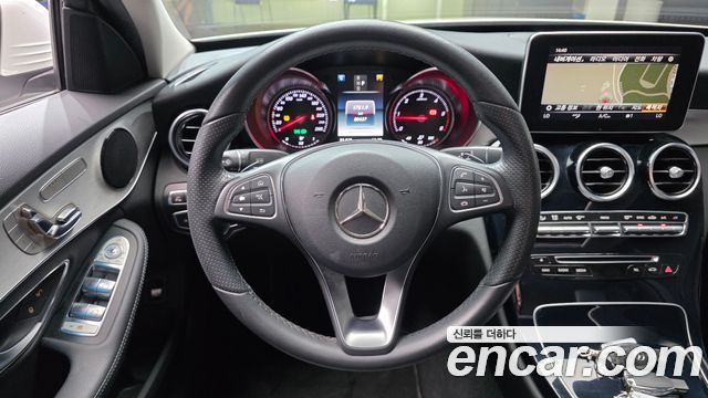 Mercedes-Benz C-Class 2018 — photo 19