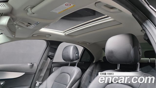 Mercedes-Benz C-Class 2018 — photo 24