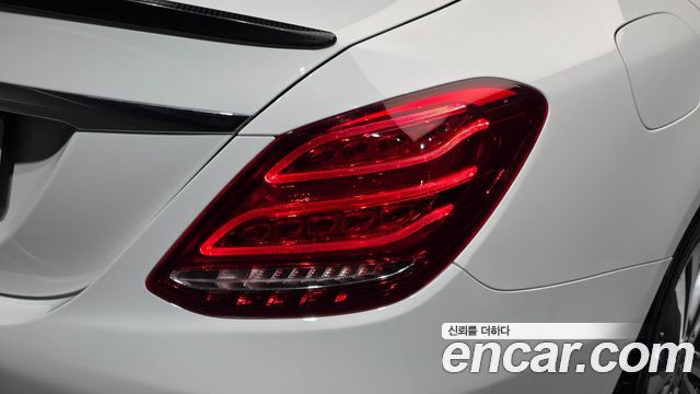 Mercedes-Benz C-Class 2018 — photo 9
