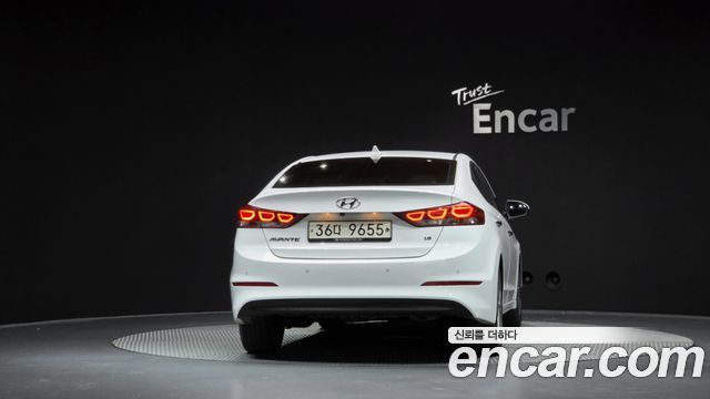Hyundai AVANTE 2018 — photo 4