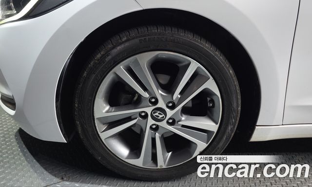 Hyundai AVANTE 2018 — photo 5