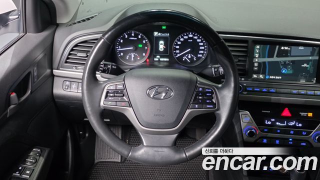 Hyundai AVANTE 2018 — photo 19