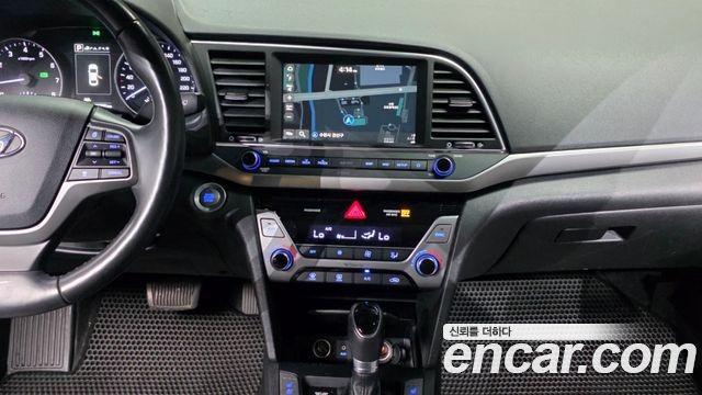 Hyundai AVANTE 2018 — photo 20