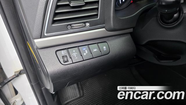 Hyundai AVANTE 2018 — photo 23