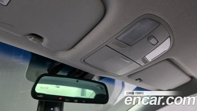Hyundai AVANTE 2018 — photo 24