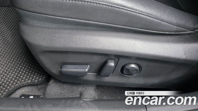 Hyundai AVANTE 2018 — photo 25
