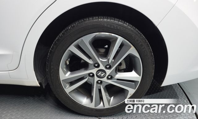 Hyundai AVANTE 2018 — photo 7