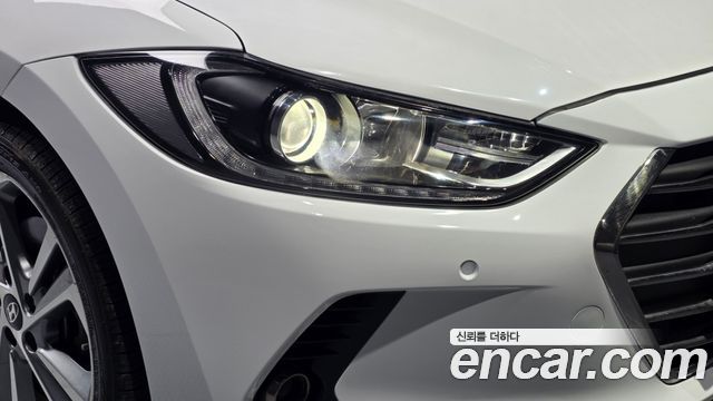 Hyundai AVANTE 2018 — photo 8