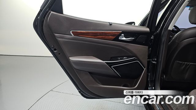 Kia K7 2016 — photo 15
