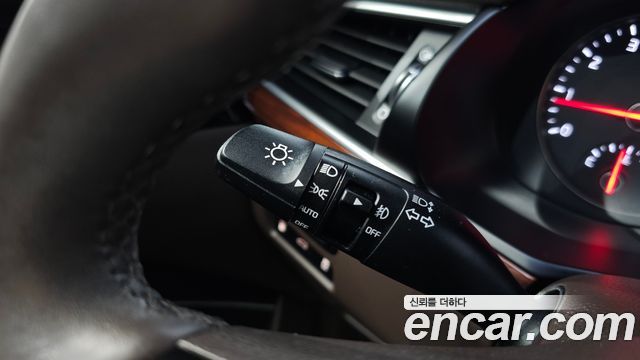 Kia K7 2016 — photo 31